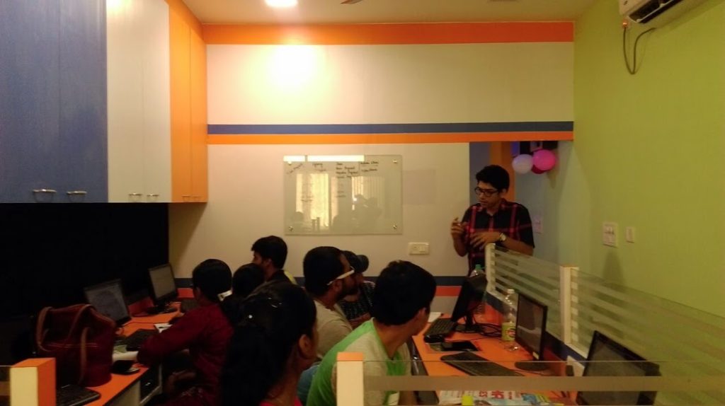 Director & CEO's Desk 61 - IMG 4568